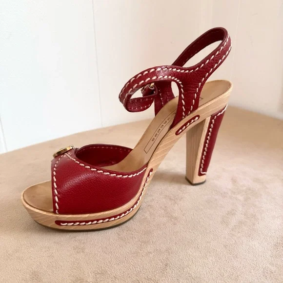 Gorgeous MARC JACOBS Sangria Wood Heeled Buckle Sandals 38 8 Platform Italy $690 - Picture 3 of 14